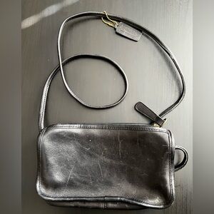 VINTAGE/ RARE COACH BLACK ZIPPERED POUCH CROSSBODY BAG/PURSE